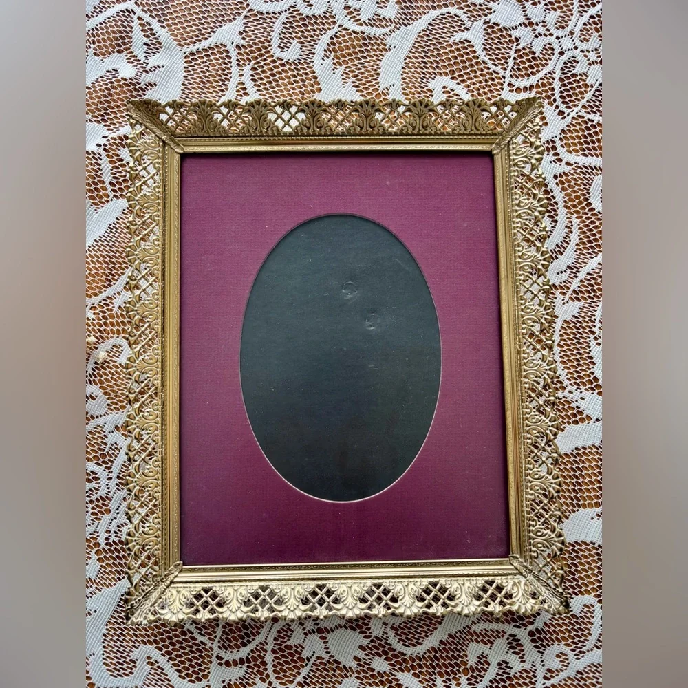 Vintage Gold Rimmed Photo Frame - Picture 2 of 6